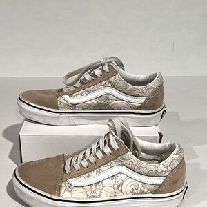 Vans suede beige white size 5 Woman 4 Men’s